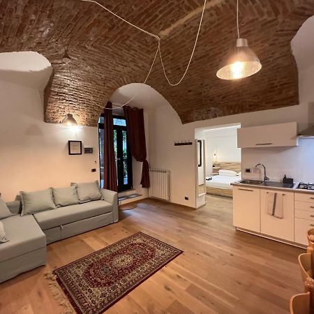 Suite The Brick - Host By Traveller'S Nest Turyn Zewnętrze zdjęcie