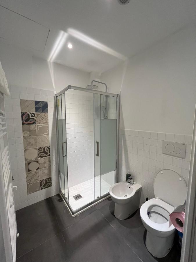 Suite The Brick - Host By Traveller'S Nest Turyn Zewnętrze zdjęcie