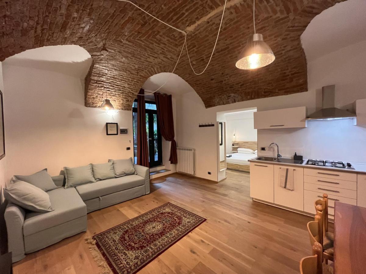 Suite The Brick - Host By Traveller'S Nest Turyn Zewnętrze zdjęcie