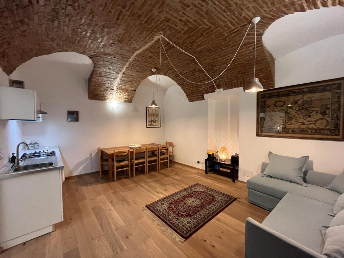 Suite The Brick - Host By Traveller'S Nest Turyn Zewnętrze zdjęcie